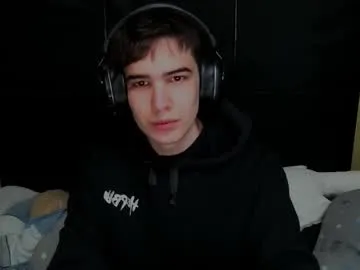 _crise_next_door_ live cam preview