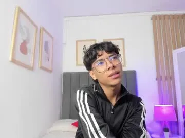 Adams_bobbyy male cam profile image