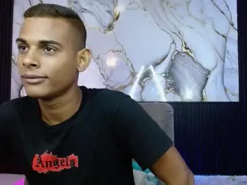 Adrian_supercock live cam preview