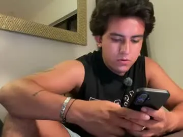 Adriannn222 profile pic