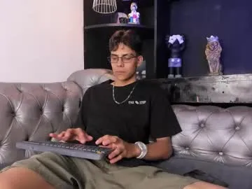 Andy_collinss_ live cam preview