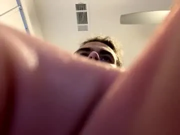 ashtongates live cam