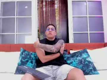 Axton_wild live cam preview