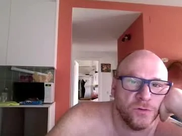 Bcn82red male cam profile image