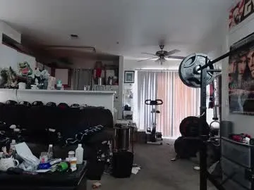 Biggerisbetter21 live cam preview