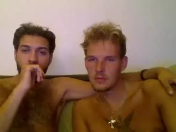 blondiexbrunette live cam