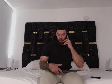 Chris_blake__ live cam preview