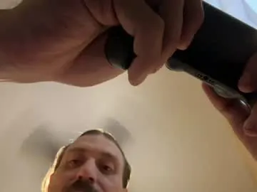 Critterluvsfeet live cam preview