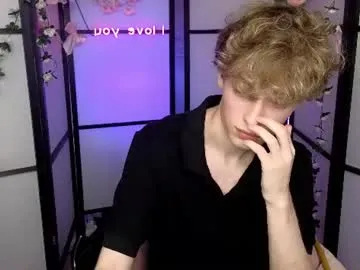 curly_twinkboy live cam