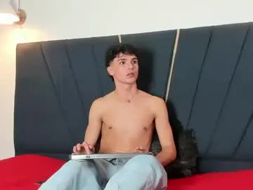 esteban_cum18 live cam