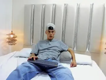 ethan_wolfe live cam