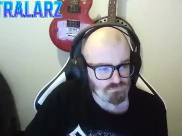 Extralarz profile pic