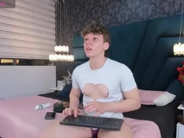 Femboy_max live cam preview