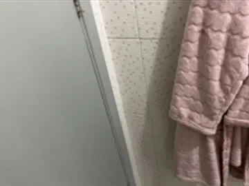 gugacastro272 live cam