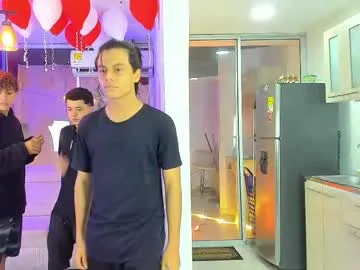 Houseofwarrios live cam preview