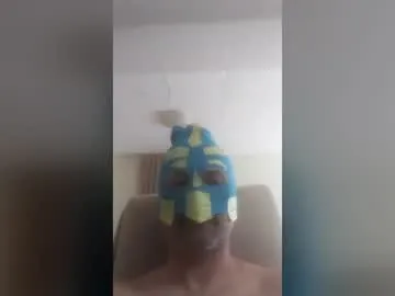 Hugly_caramba profile pic