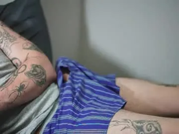 Jhonnygoldendick live cam preview