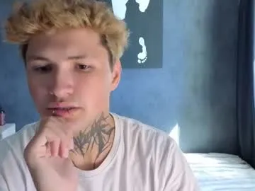 Jonnydarkk male cam profile image