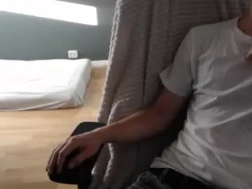 just_a_guyintheworld live cam