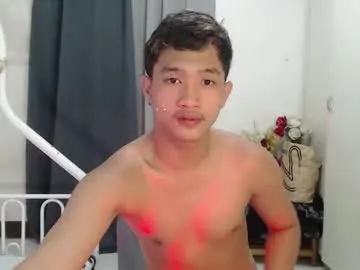 justcallme_cyril live cam preview