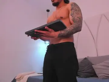 justin_whitejs live cam