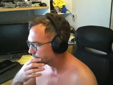 Kelvin06133 live cam preview