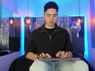 Liamnovak live cam preview