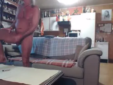 lovetobenaked10 live cam