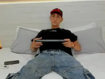 lucas_red live cam