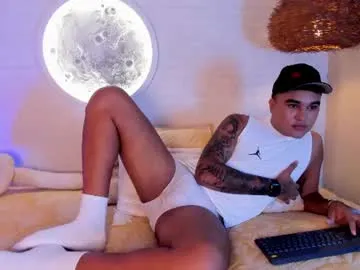 Luccamoretti_1 live cam preview