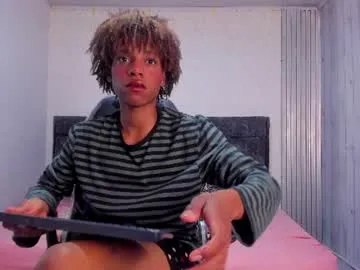 Luccas_lowee live cam preview
