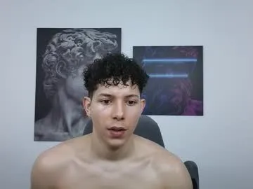 Lysan_corv live cam preview