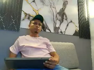 maxi_jones2 live cam