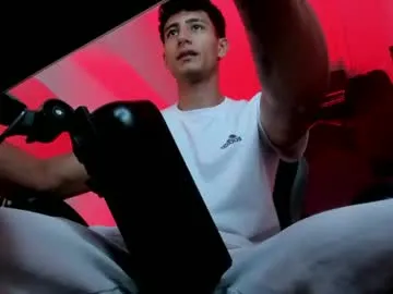 Maximo_romano live cam preview