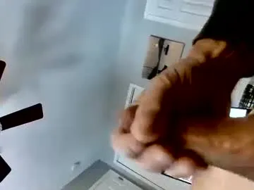 Mikehunt6922 live cam preview