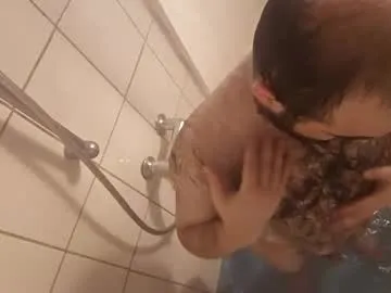 Nudechiller live cam preview