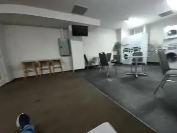 obedient9402 live cam