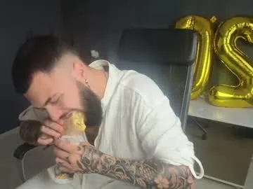 Oscarwills live cam preview
