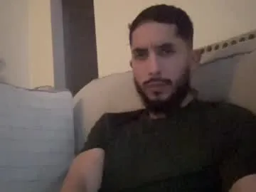 Papicubano_guapo23cm live cam preview