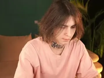 Robert_kirk live cam preview