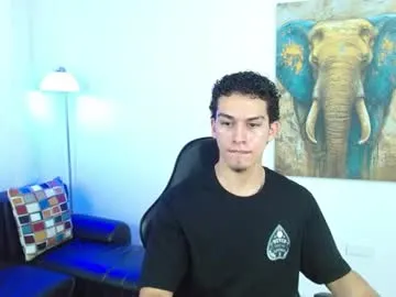 ryan_cum18 live cam