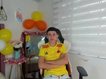 Santi_twinkboy live cam preview