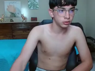 santitwinkyy live cam