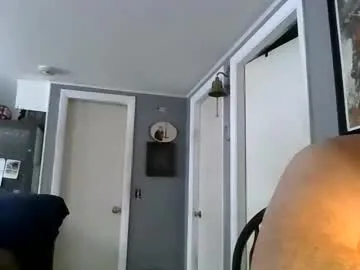 suckmeyoubitch live cam