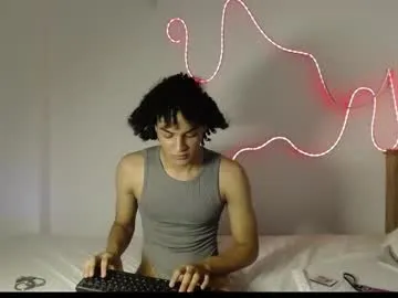 sweetcurlyboy live cam