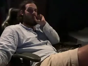 Talktomebbzin live cam preview