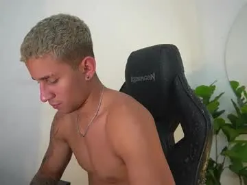 thin_tommy11 live cam