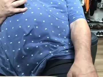 Tittyloverr69 profile pic