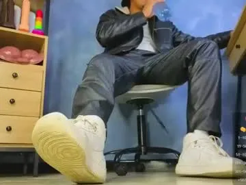 Tom_brown12 live cam preview