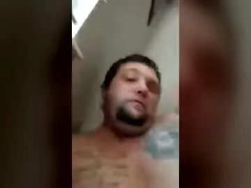 Tryingtogetrich male cam profile image